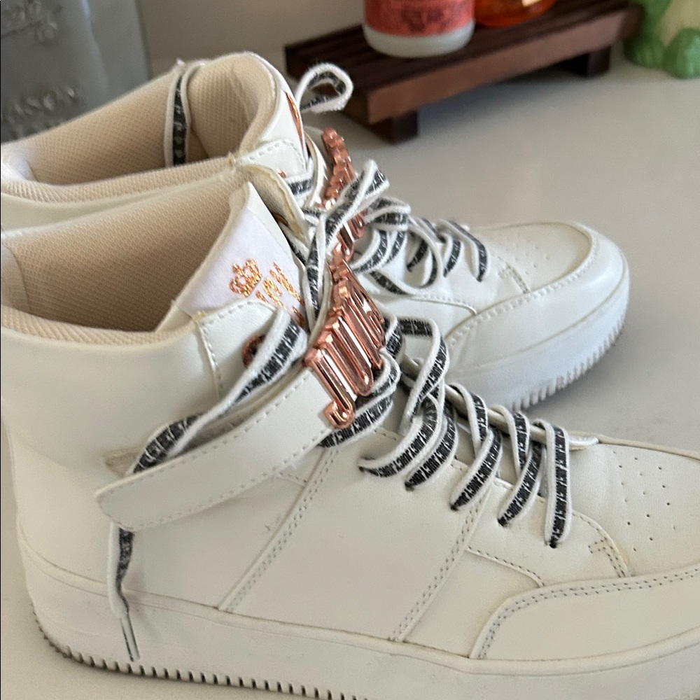 Juicy Couture Cream High-Top Sneakers with Black Laces - Picture 4 of 5